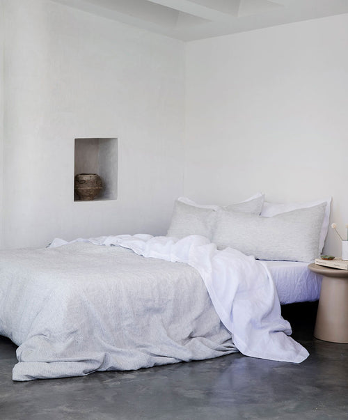 files/Duvet-Pinstripe-04_19be98a9-add8-40c6-a1c7-95f638a6d96b.jpg