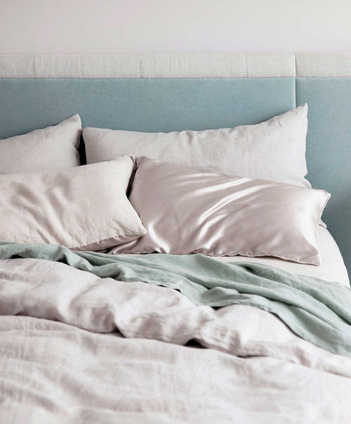 files/Duvet-Smoke-04_3fa7efbc-df7f-4666-a6c7-97ebd3271dd7.jpg